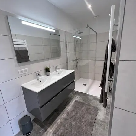 Un Petit Paradis